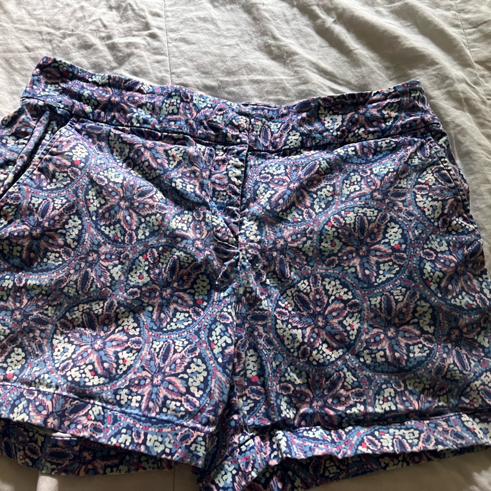 Vineyard Vines Shorts. Size 6